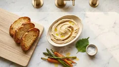 カシューナッツ×白味噌で濃厚に。ミキサーで作るヴィーガンチーズ風スプレッド